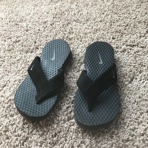 Boys Nike Flip Flops Size 11